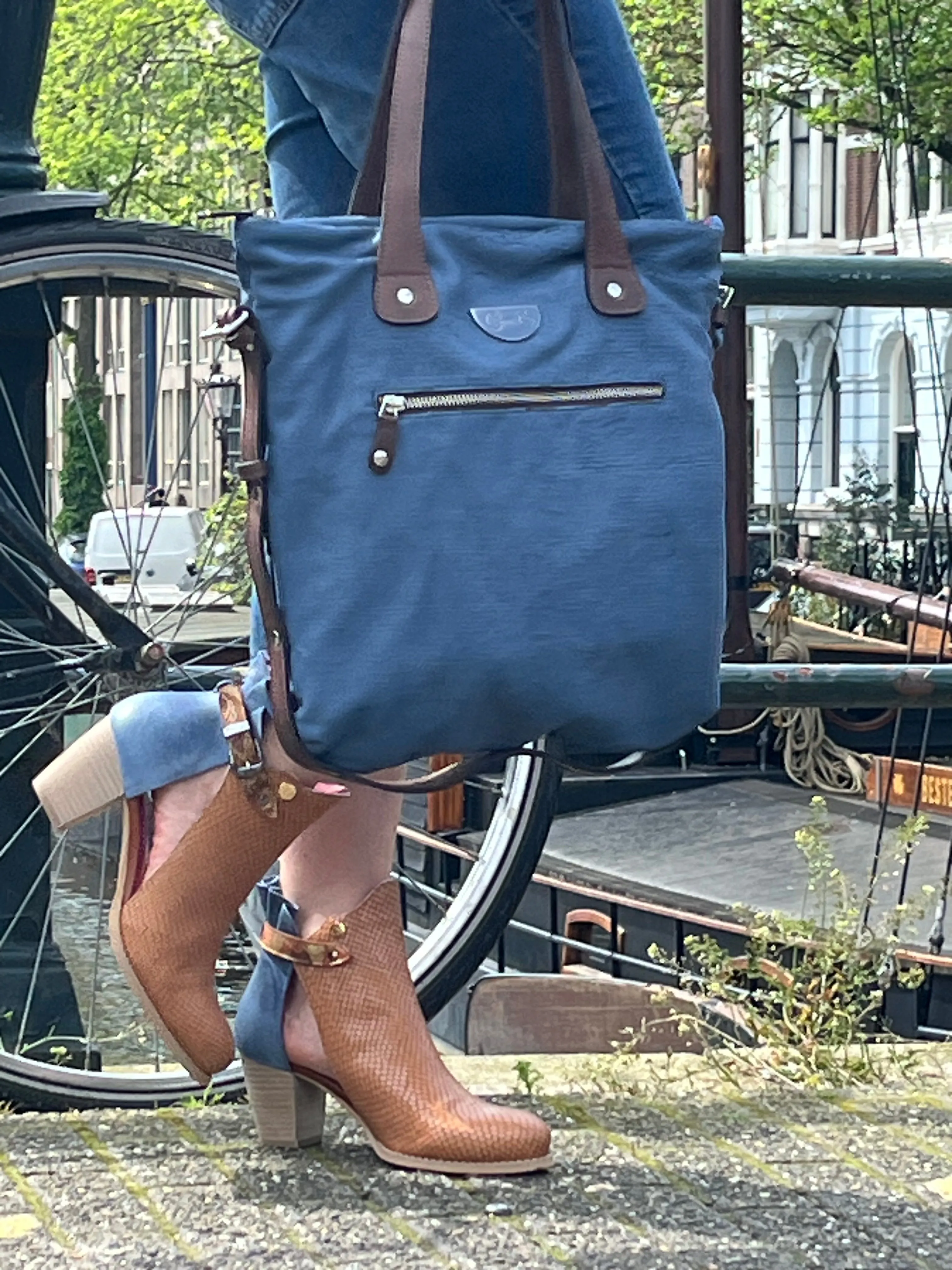 Campagne-denim laser leather- loop strap